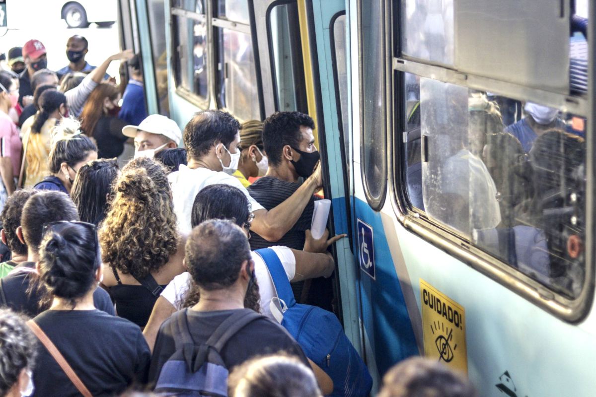 Harvard aponta Ceará exemplo em Isolamento Social; estudo não cita superlotação em Ônibus