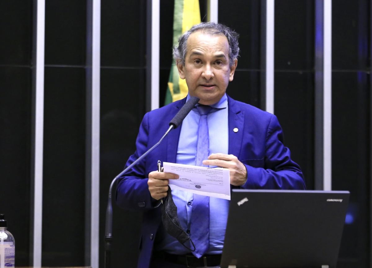 Cearense será relator do projeto ’ICMS do combustível unificado’ entre Estados