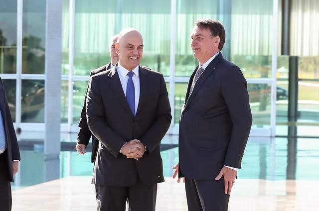 Antes de recuar, Bolsonaro falou com Alexandre de Moraes em conversa intermediada por Temer