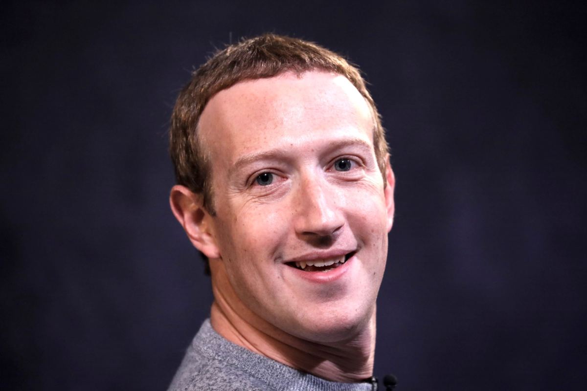 Zuckerberg perde 7 bilhões em horas após Facebook, Instagram e WhatsApp ficar por do ar