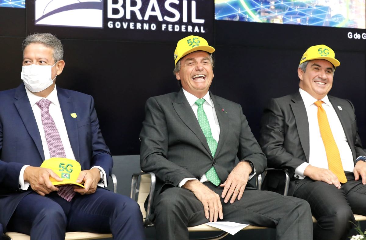 Jair Bolsonaro libera R$ 1,2 bilhão para aprovar PEC dos precatórios com apoio do ‘Centrão’