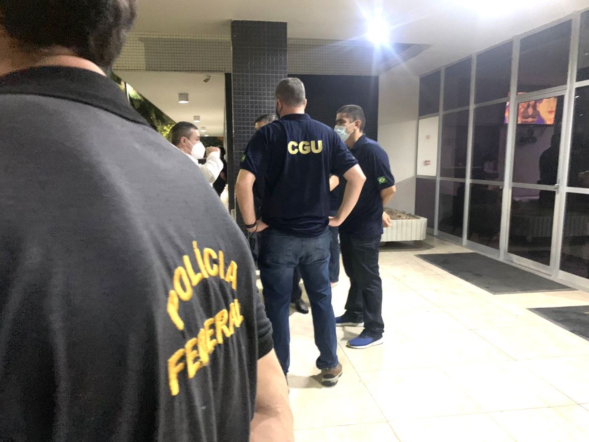80 agentes da PF e AGU cumprem operação contra corrupção na Prefeitura de Beberibe