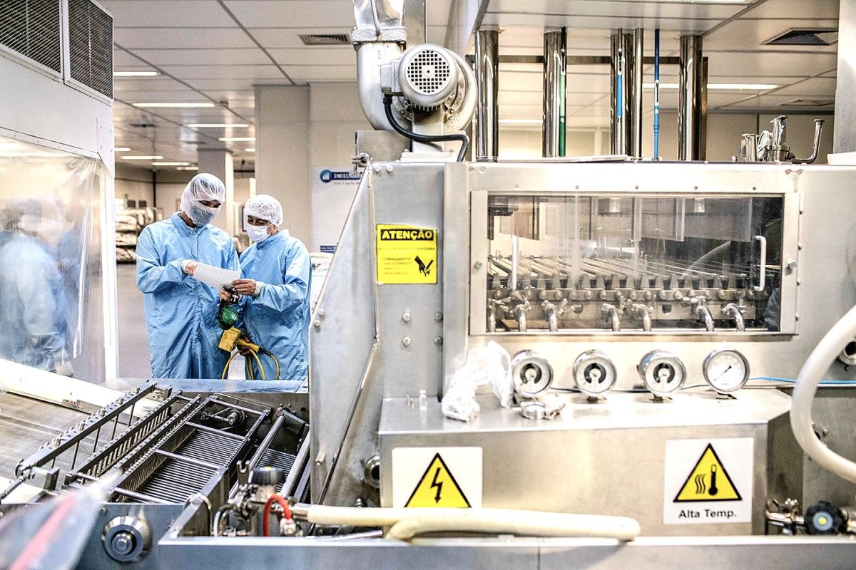 Covid: CEO da Pfizer diz que 4ª dose será necessária