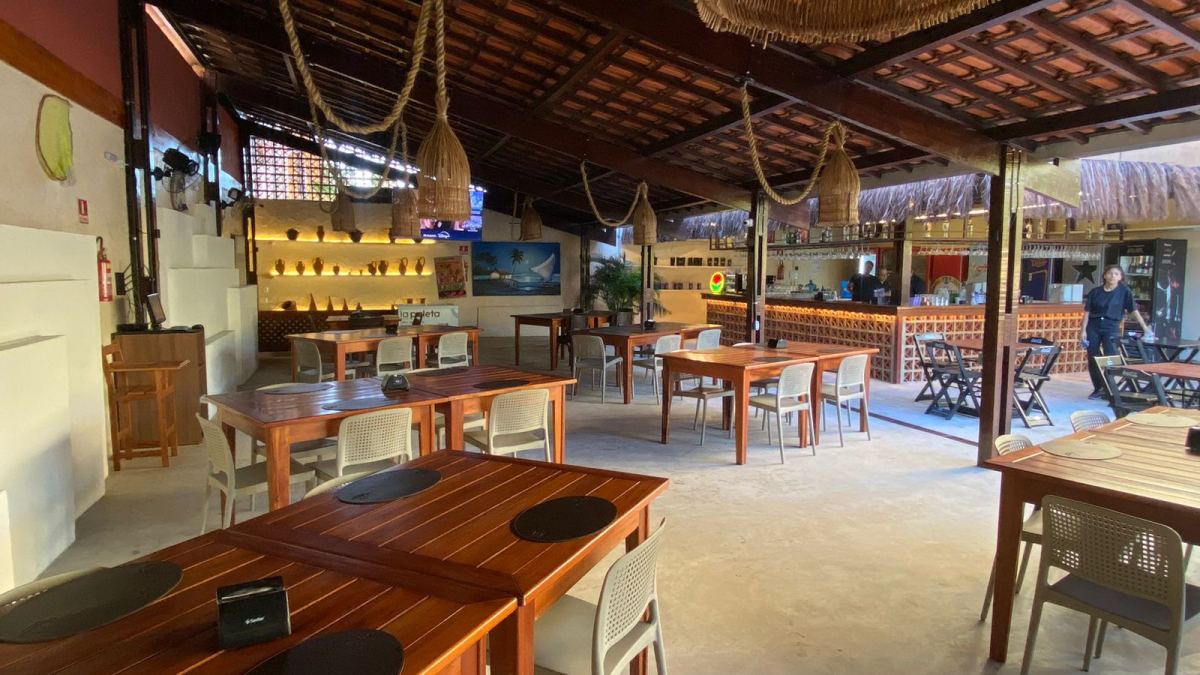 Quintal do Frederico oferece tarde com samba de mesa e vista privilegiada do mar de Fortaleza