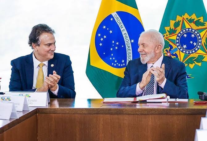 3 dias após anunciar no Ceará expansão do ‘Pé de Meia’, governo corta R$ 1,28 bilhão do MEC
