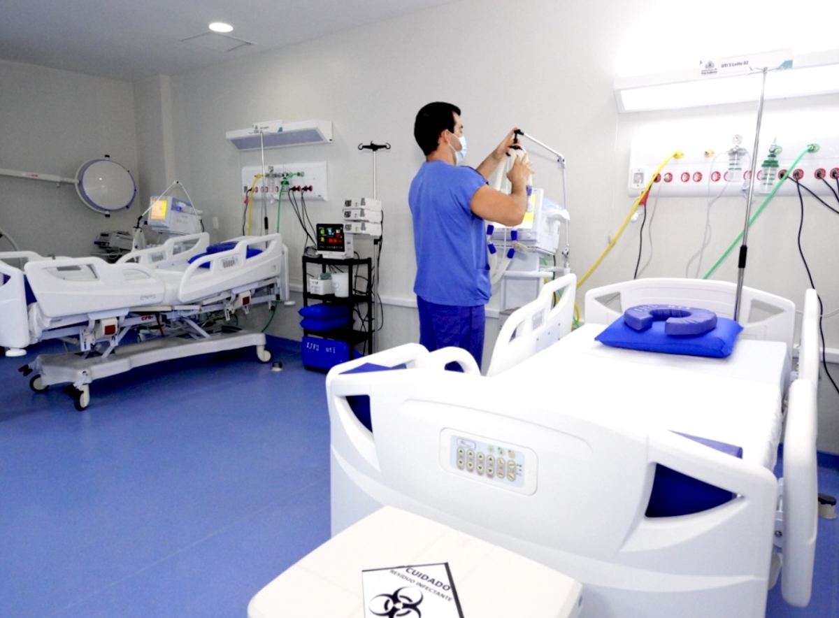 Após 4 meses de salários atrasados pela gestão Sarto, cooperativas e médicos suspendem serviços