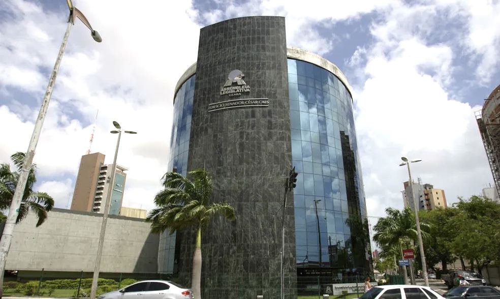 Operação do MP-CE mira deputado estadual e ‘rachadinha’; AL-CE reage e classifica de ‘desproporcional’