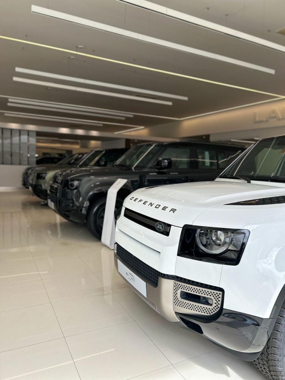 Extrema Land Rover apresenta novos SUVs 2025