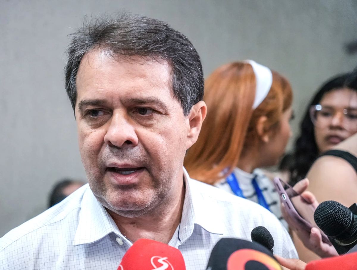 Evandro critica aliança de Roberto e Ciro com a ‘direita’ no Ceará; “Interesses pessoais”