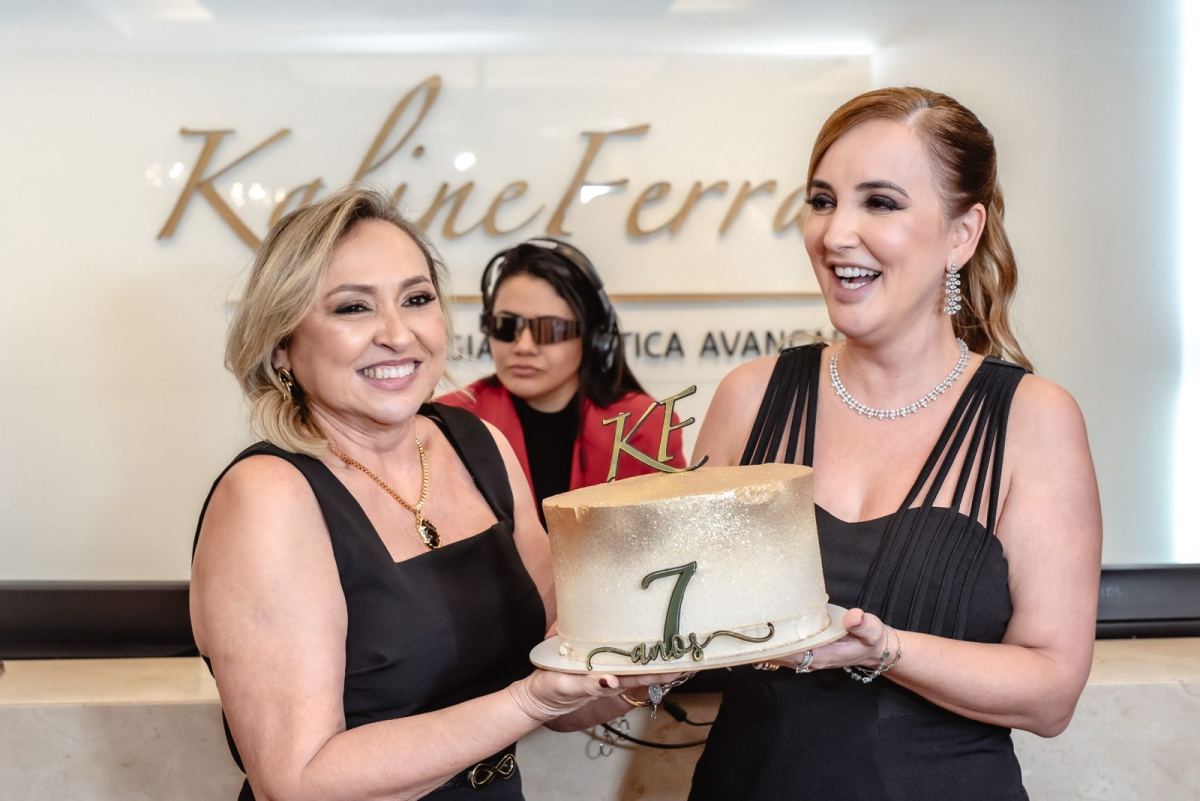 Dra Kaline Ferraz comemora 7 anos de sua clínica com coquetel para lá de prestigiado