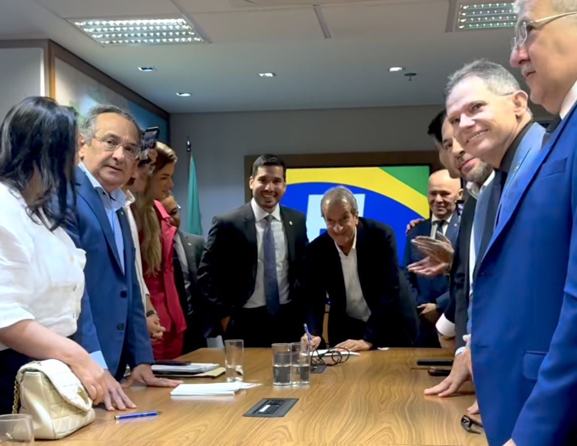André Fernandes é empossado em Brasília novo presidente do PL-CE
