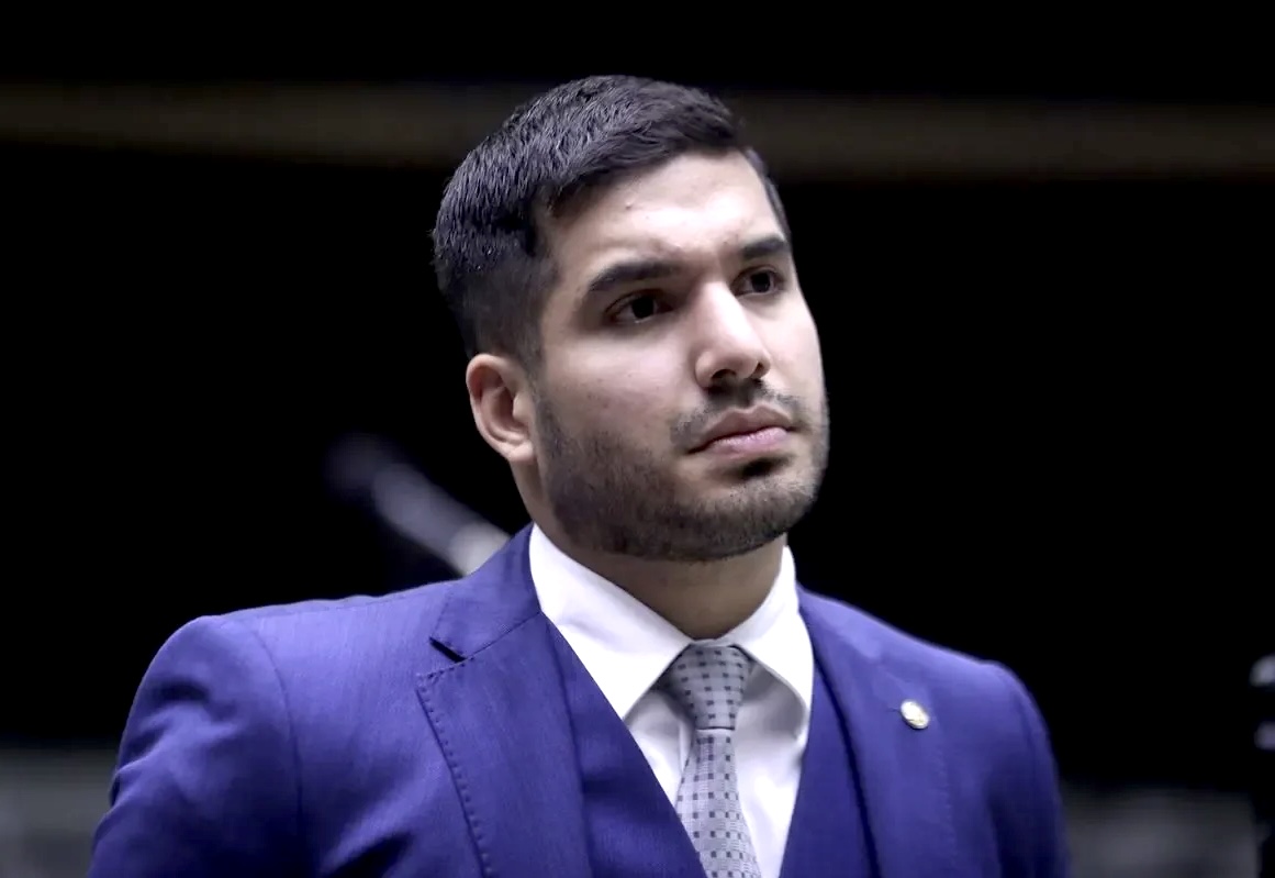 Fernandes é duramente criticado após pedir aplausos para mortes no Rio: “Se diz cristão”