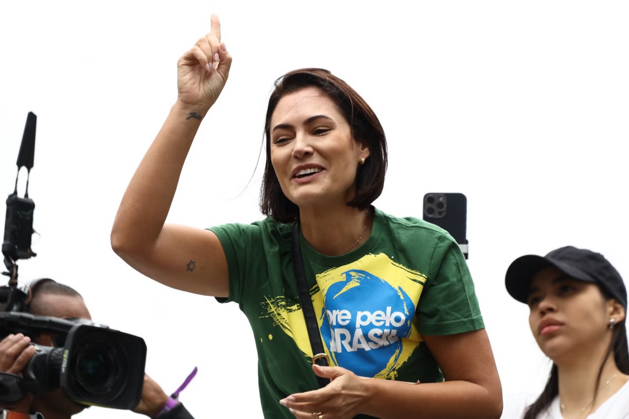 “Não dá pra confiar”, diz Michelle Bolsonaro sobre Ciro Gomes